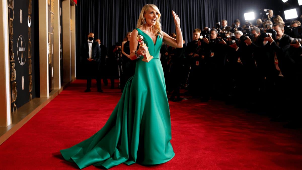 "I'm Not Here Right Now Speaking As An Actor, I'm Just Here Right Now Speaking As A Citizen": Jean Smart Got Political On The Golden Globes Red Carpet