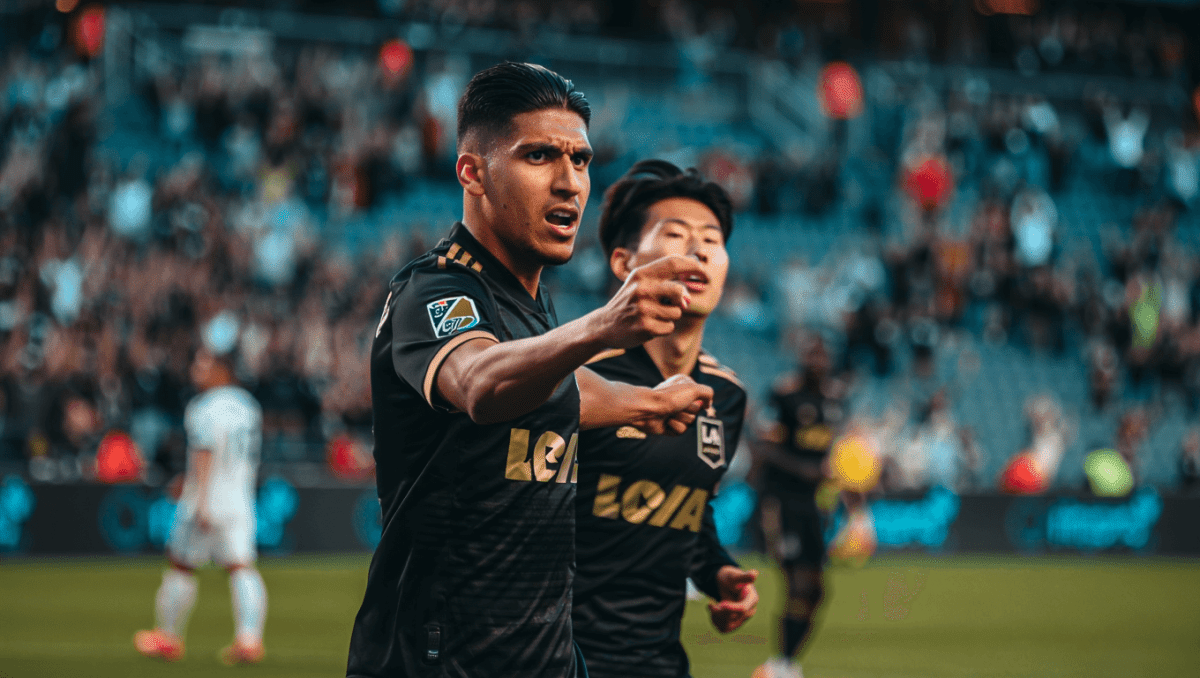 David Martínez scores in LAFC's 2-0 rout of Inter Miami, Son assists twice