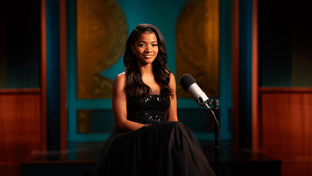 The View returns Monday with hot topics and exclusive celebrity interviews