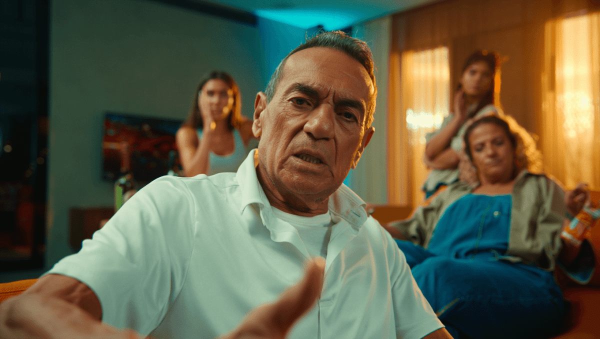 La Casa de los Famosos votes tighten Monday as Sergio leads with 32%, drama unfolds