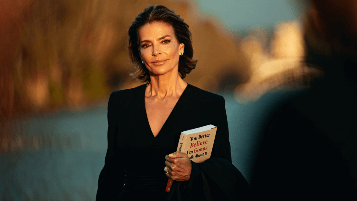 Lisa Rinna shuts down Harry Hamlin gay rumors in new memoir: 'He's heterosexual'