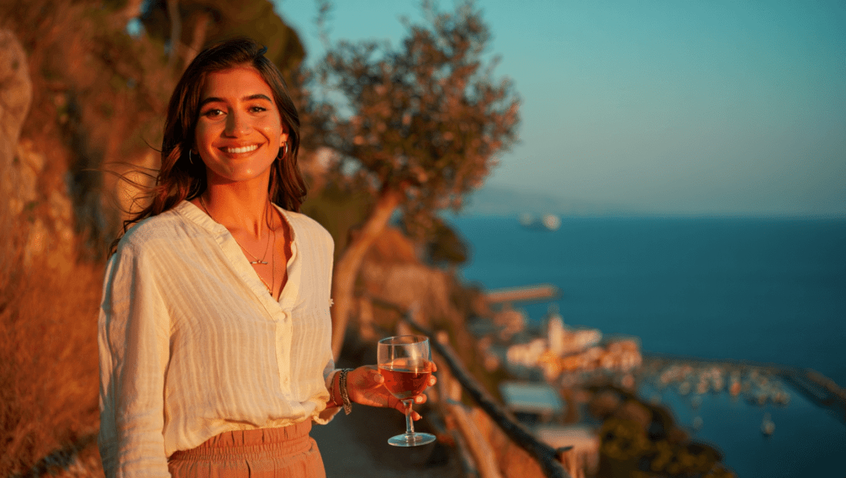 Olivia Jade turns heads on Italy getaway, fans point out her uncanny resemblance to mom Lori