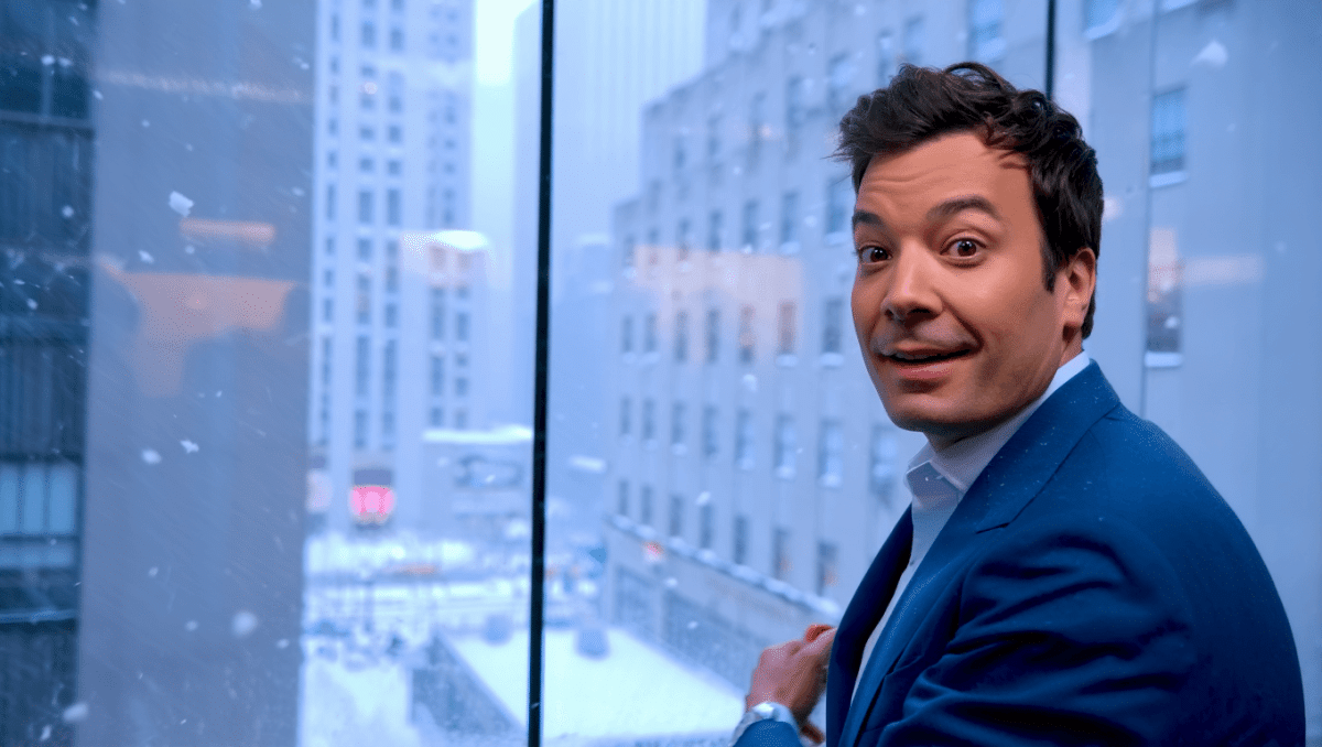 Jimmy Fallon returns tonight with Tracy Morgan despite NYC blizzard