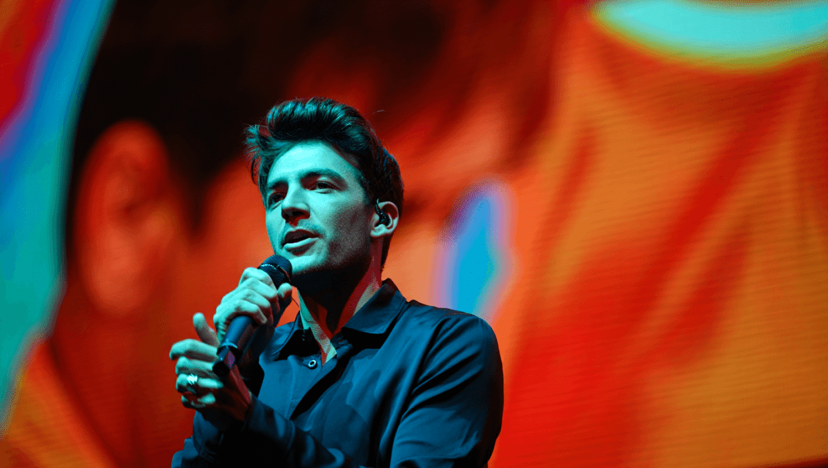 Achille Lauro performs at 2026 Winter Olympics closing ceremony tonight in Verona