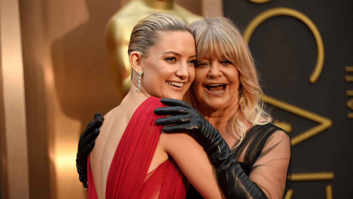 Kate Hudson picks mom Goldie Hawn as Oscar date, reveals career regret