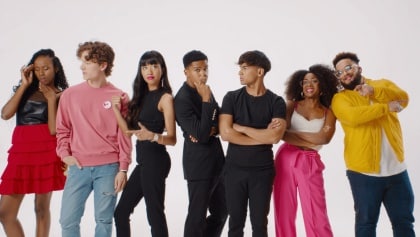 'ANTM' doc inspires comedic photo shoot trend on social media