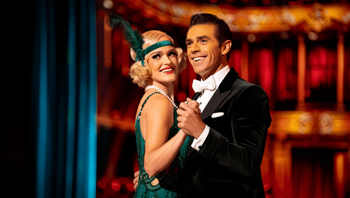 Whitney Leavitt reunites with Mark Ballas on Broadway's Chicago stage March 23