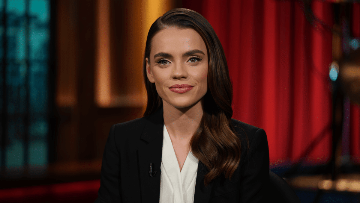 Erin Moriarty debuts new brunette look on Jimmy Kimmel promoting The Boys finale