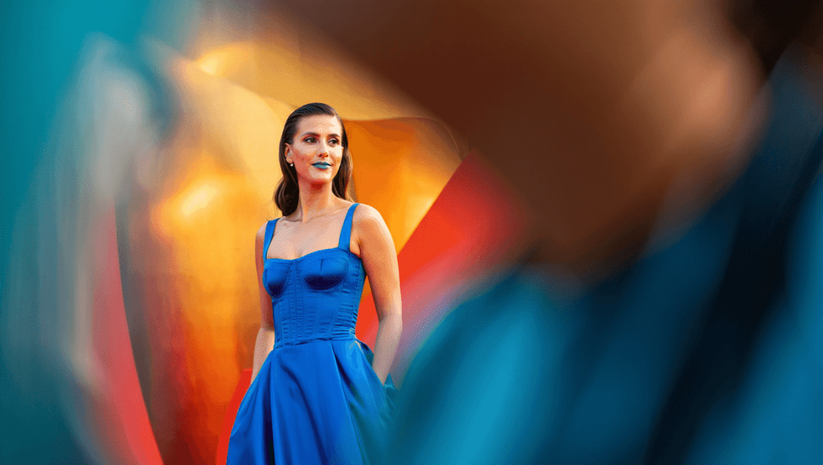 Barbie Ferreira stuns in blue at 2026 Oscars, debuts chic new look