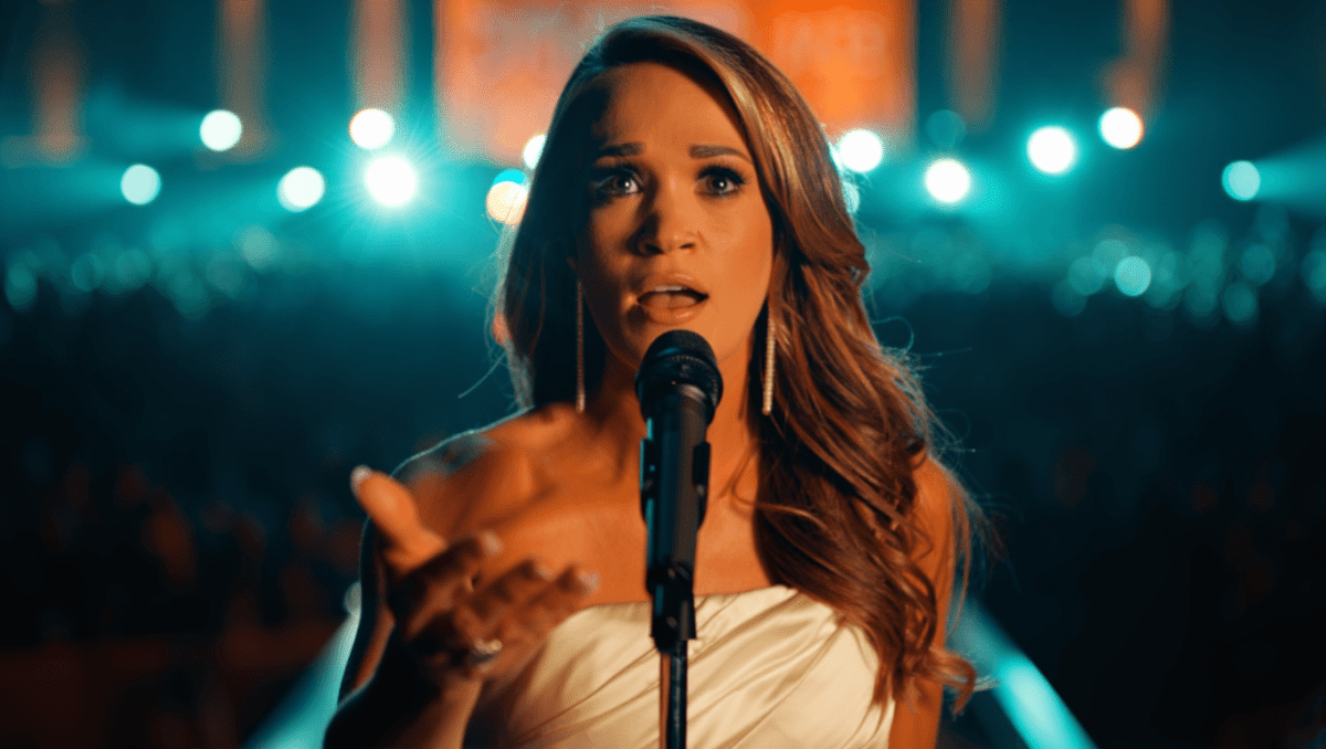 Carrie Underwood shines at American Idol's Songs of Faith night