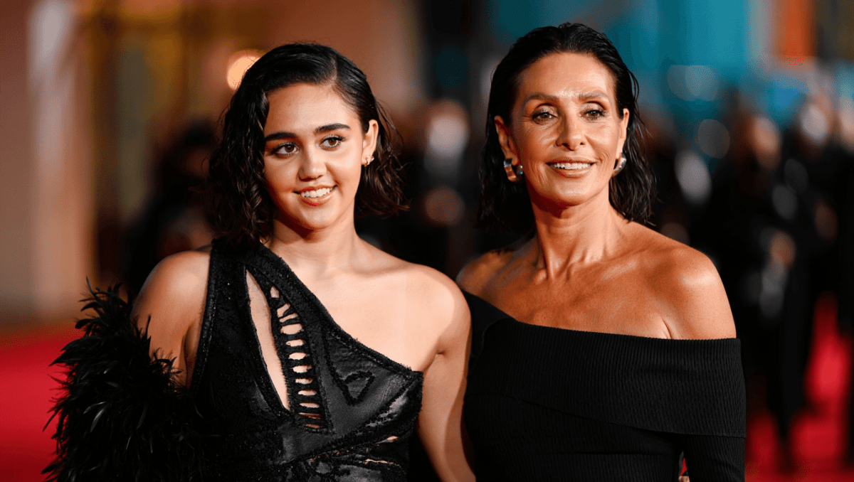 Noah Cyrus reunites with mom Tish at premiere after 5-year rift