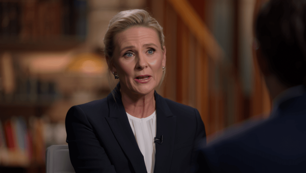 CBS Sunday Morning features Lisa Kudrow on 'The Comeback' season 3