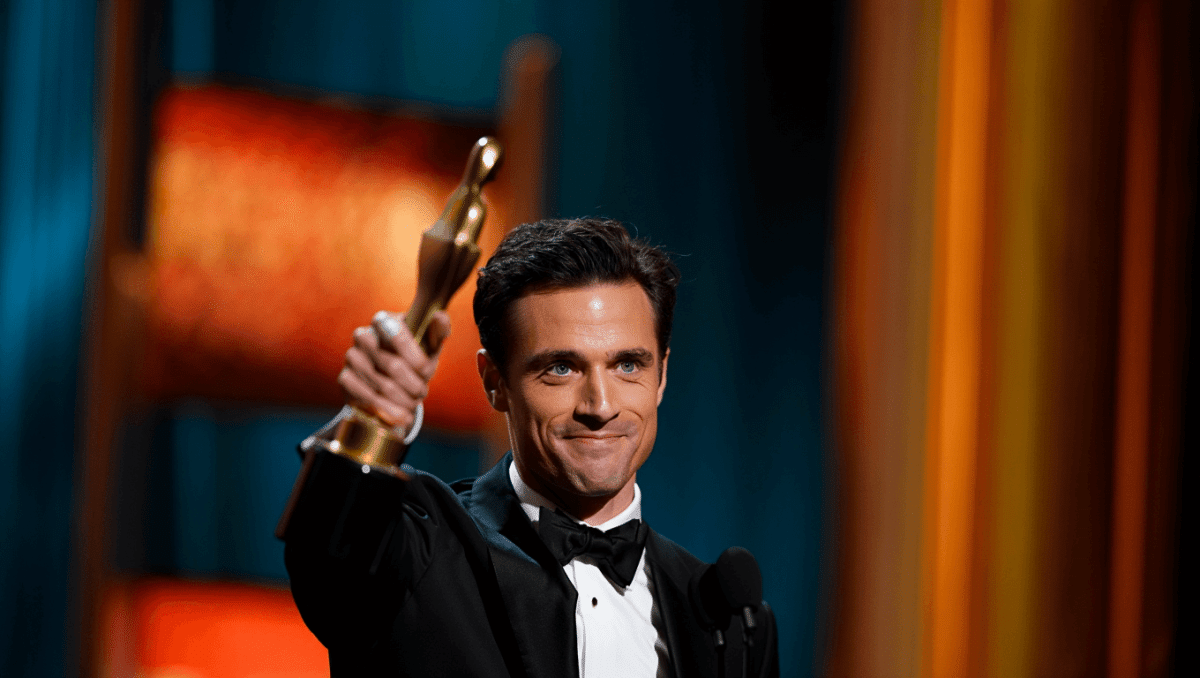 Noah Wyle sweeps awards after Golden Globe win, shines at Actor Awards