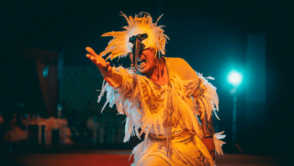 Crane sparks Taylor Swift rumors on Masked Singer with engagement clue