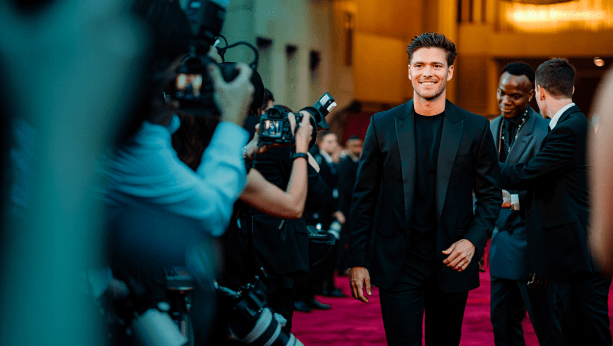 Hudson Williams teases Heated Rivalry Season 2 at Oscars with one word: 'sex'