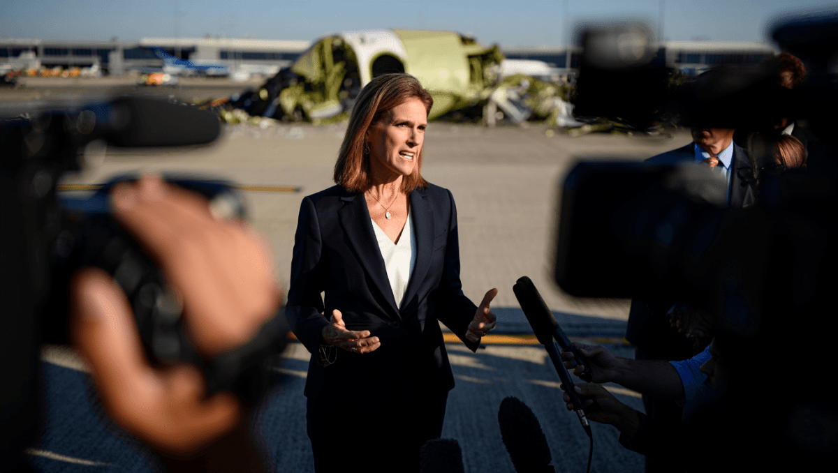 Jennifer Homendy leads NTSB probe into deadly LaGuardia plane crash