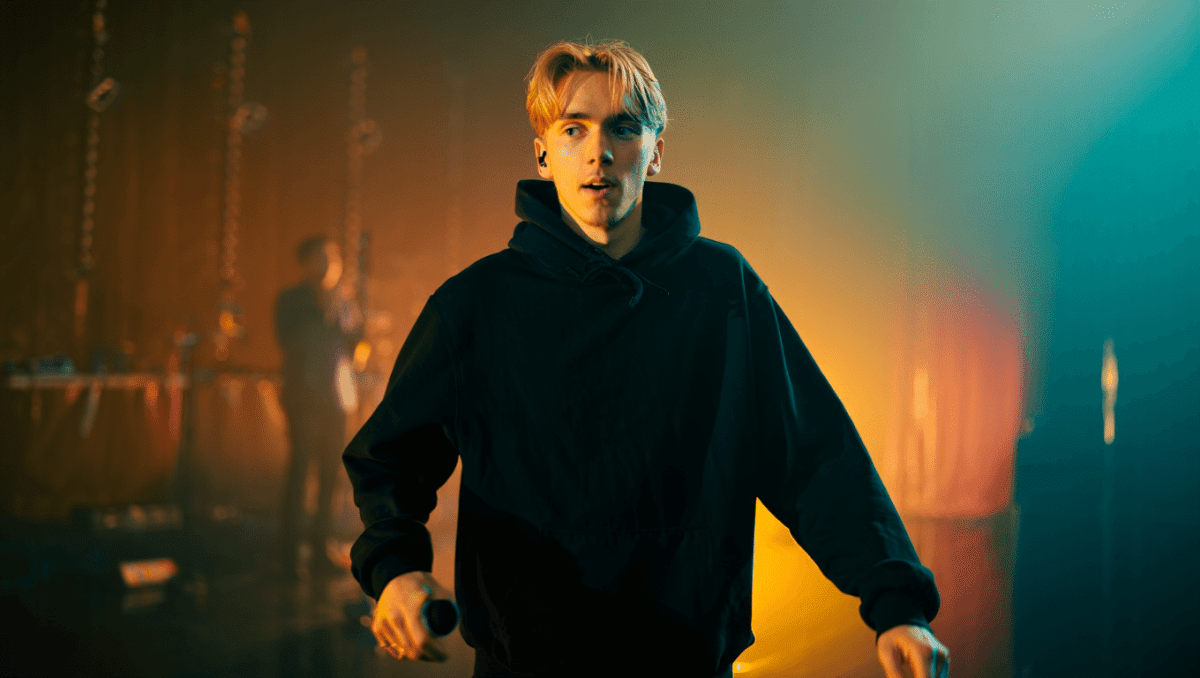 Alex Warren launches global 'Finding Family On The Road' tour covering 40 cities