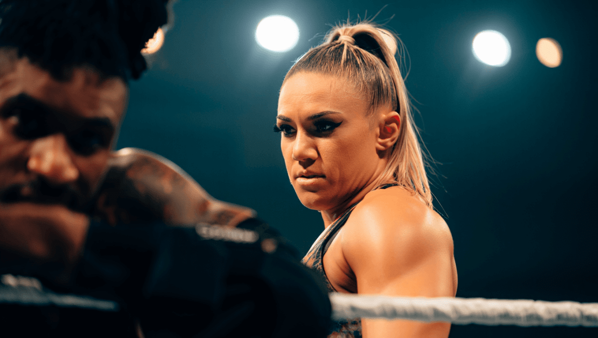 Tiffany Stratton loses to Giulia on SmackDown, WrestleMania status unclear