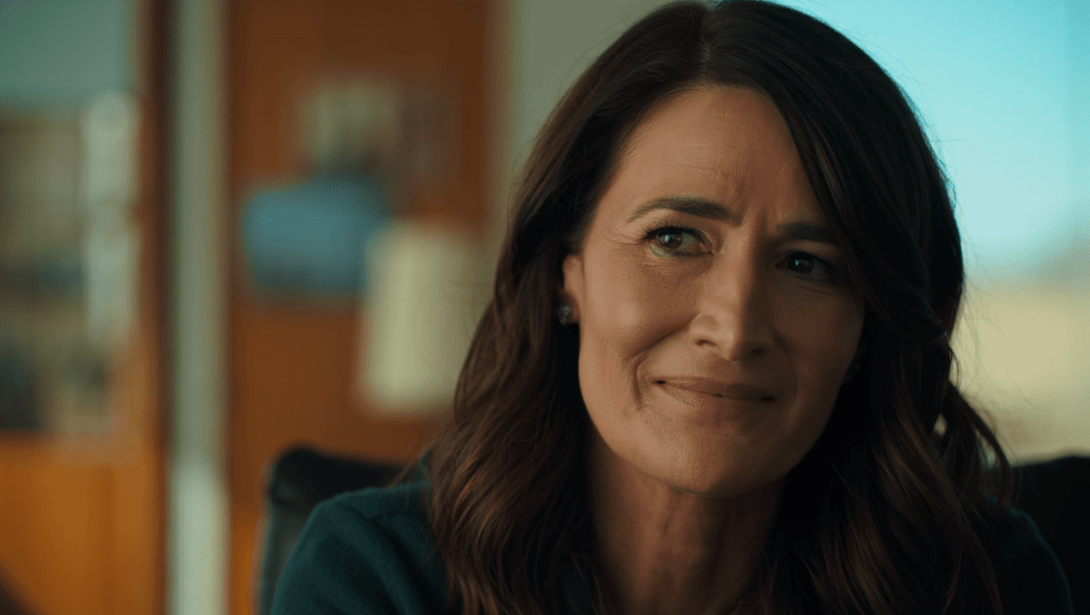 Laura Dern opens up about mother's death from lung disease, raises awareness