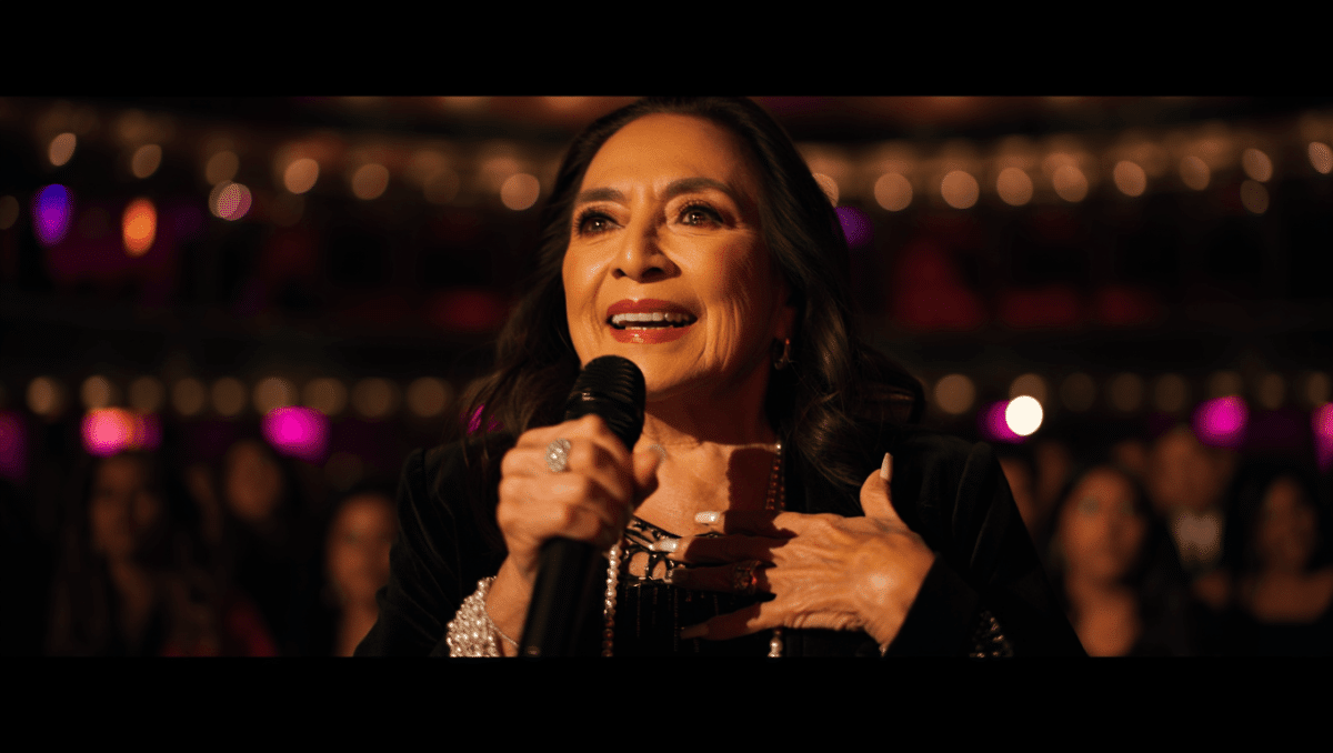 Amanda Miguel brings El Me Mintió tour to Chicago tonight, celebrates 45 years of hits