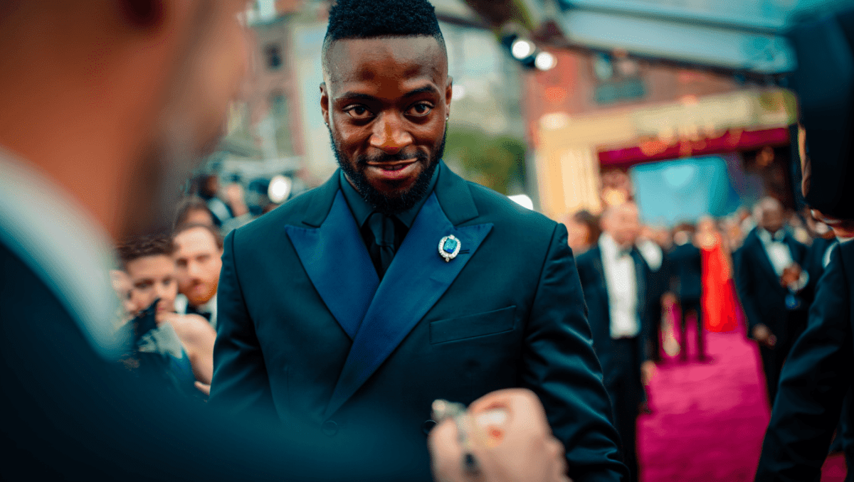 Damson Idris designs custom diamond brooch for 2026 Oscars red carpet