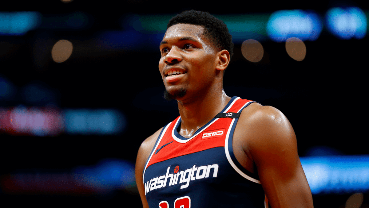 Leaky Black moved into starting lineup for Wizards