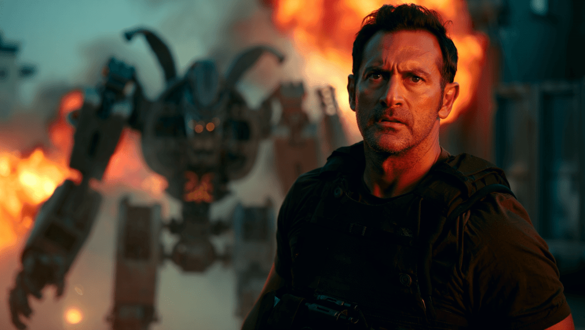 War Machine cast features Alan Ritchson battling aliens in Netflix's newest explosive sci-fi thriller