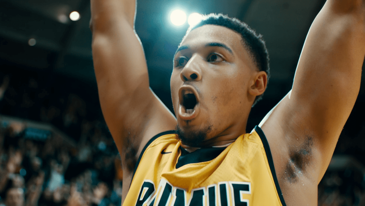 Purdue edges Texas 79-77 on last-second buzzer-beater, advances to Elite Eight