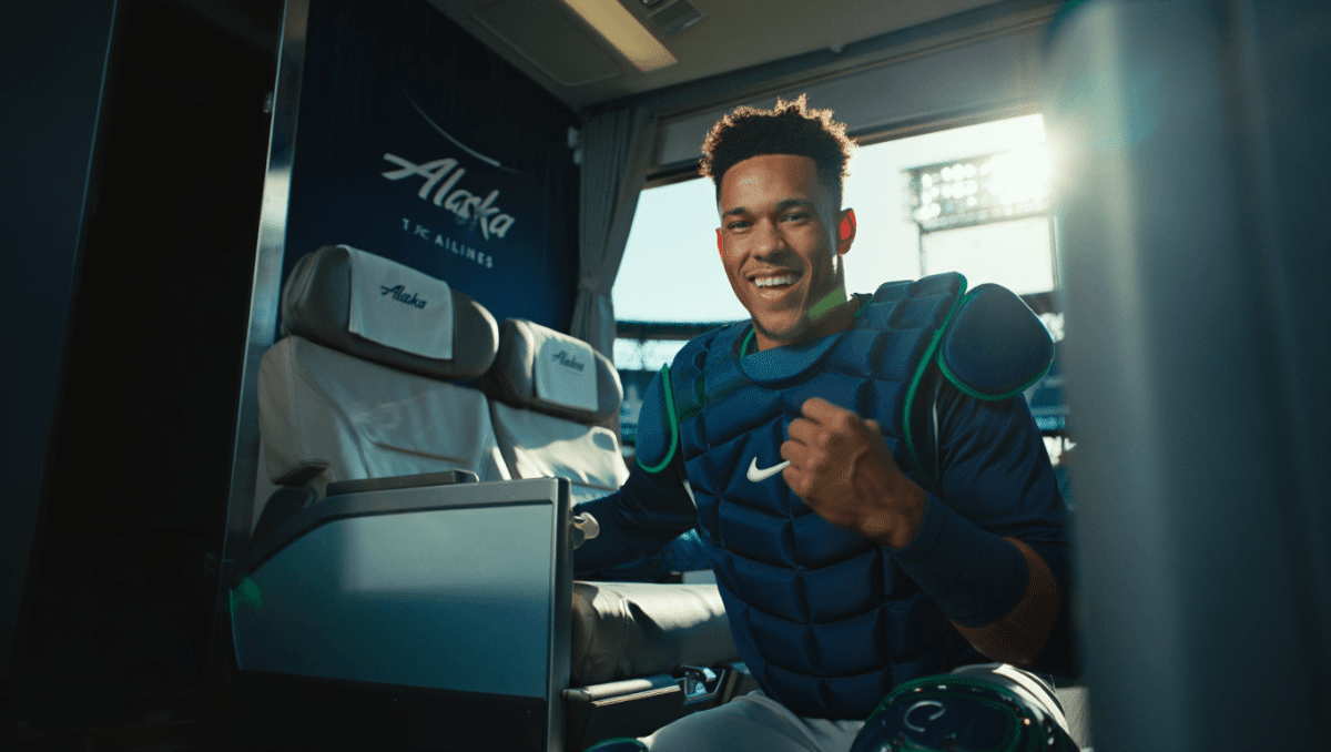 Alaska Air unveils new 787 Dreamliner Suites before busiest spring break yet