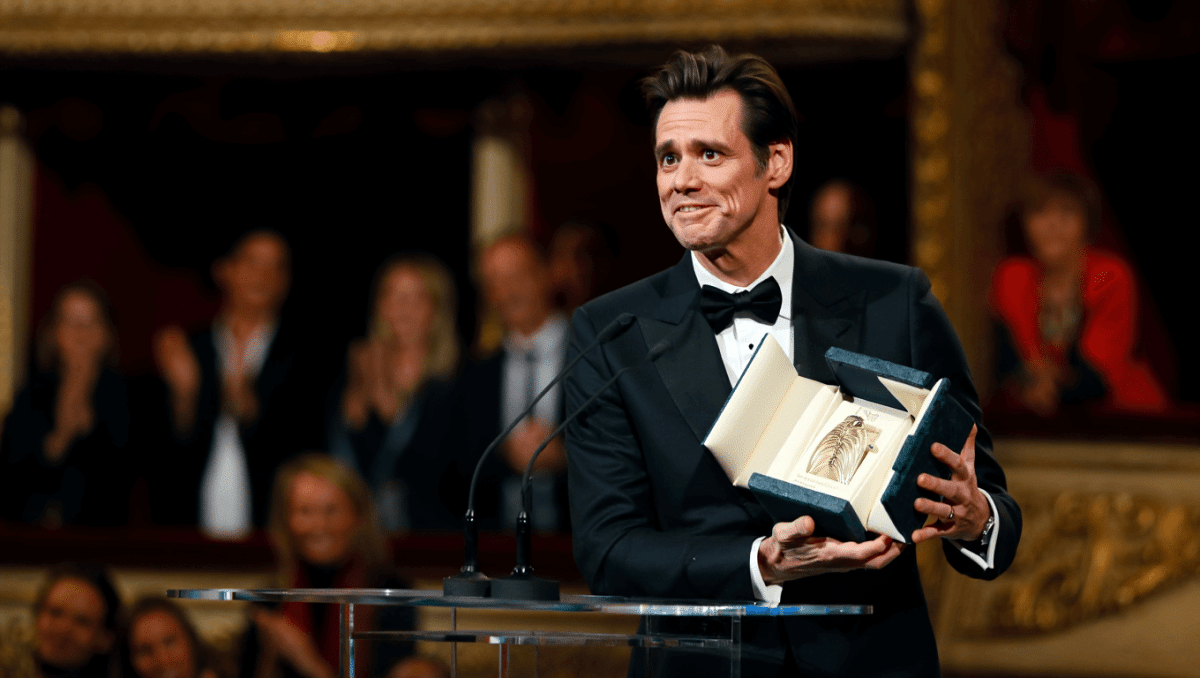 Jim Carrey accepts Honorary César Award, delivers emotional speech in French
