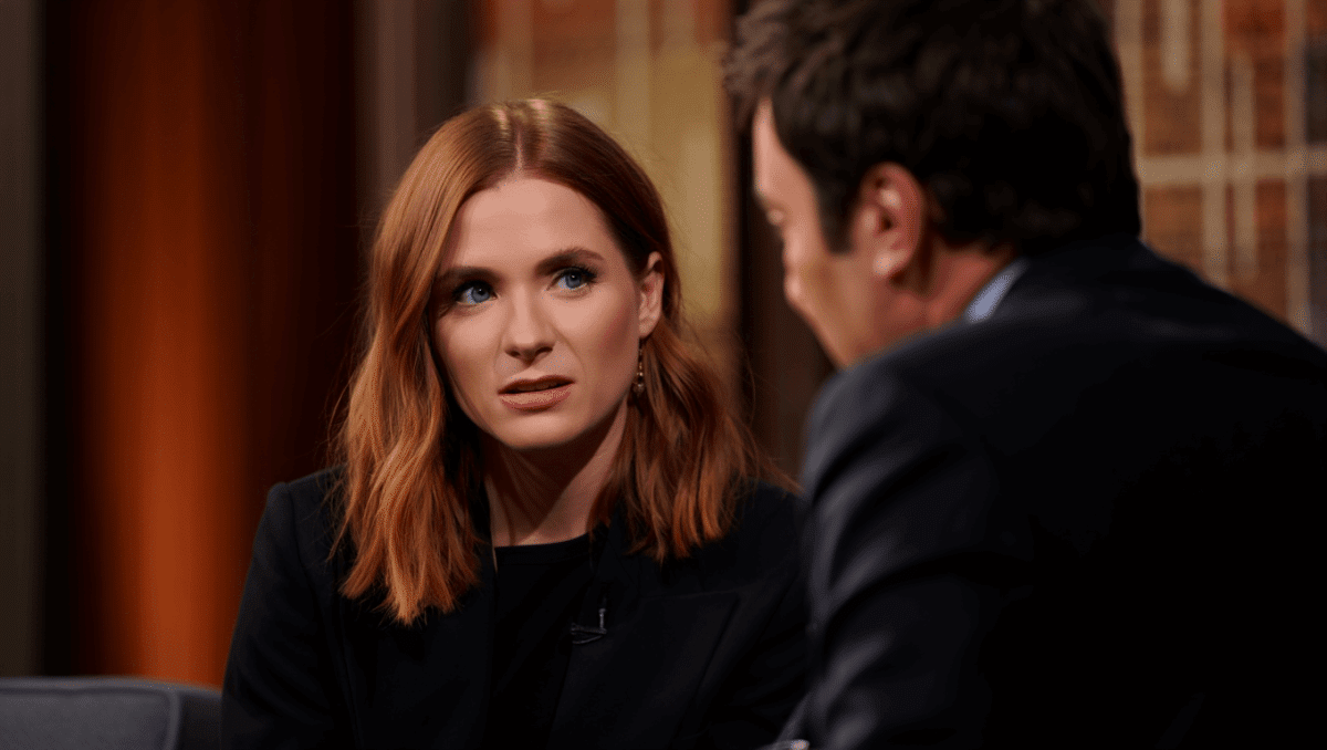 Jessie Buckley won't be getting her husband's cats anytime soon, clarifies after backlash