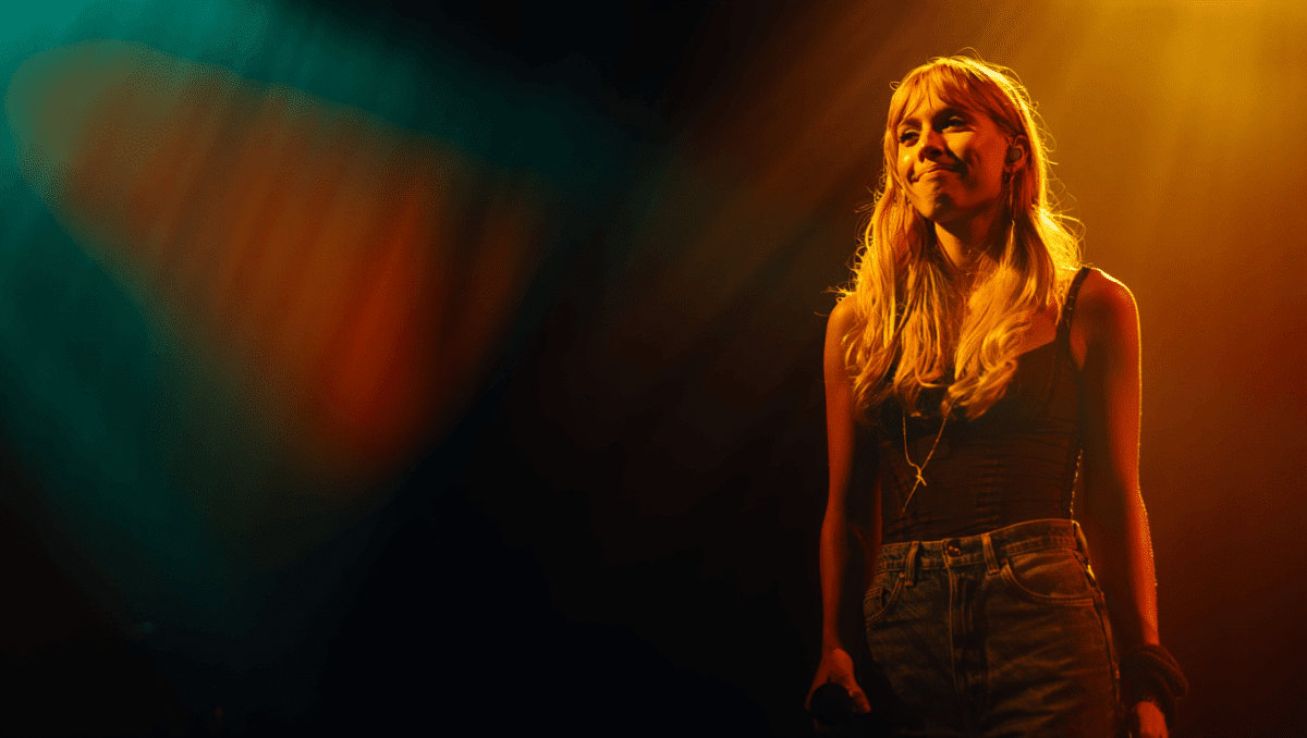 Lainey Wilson wraps record-breaking Whirlwind tour, reveals behind-scenes moments