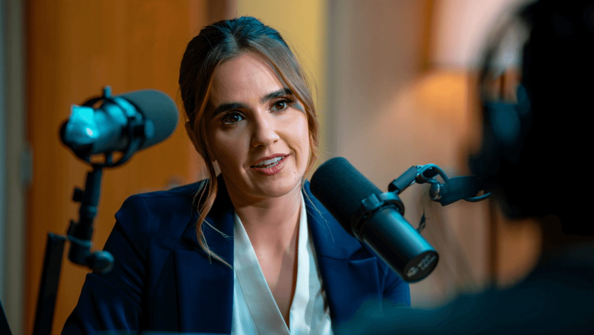 Sarah J Maas just revealed ACOTAR 6 details on Call Her Daddy