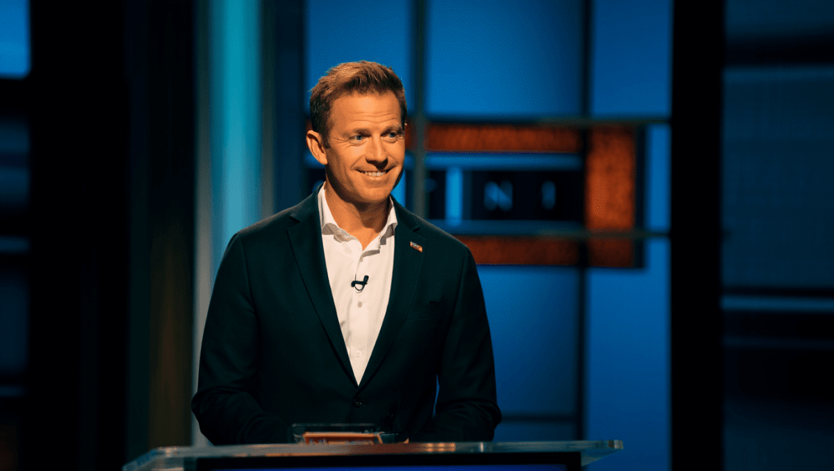 Ken Jennings confirmed as 'Jeopardy!' host for 2 more seasons