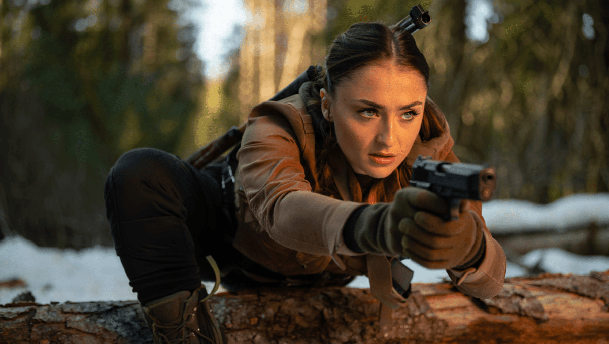 Sophie Turner suffers minor injury, Tomb Raider production pauses briefly