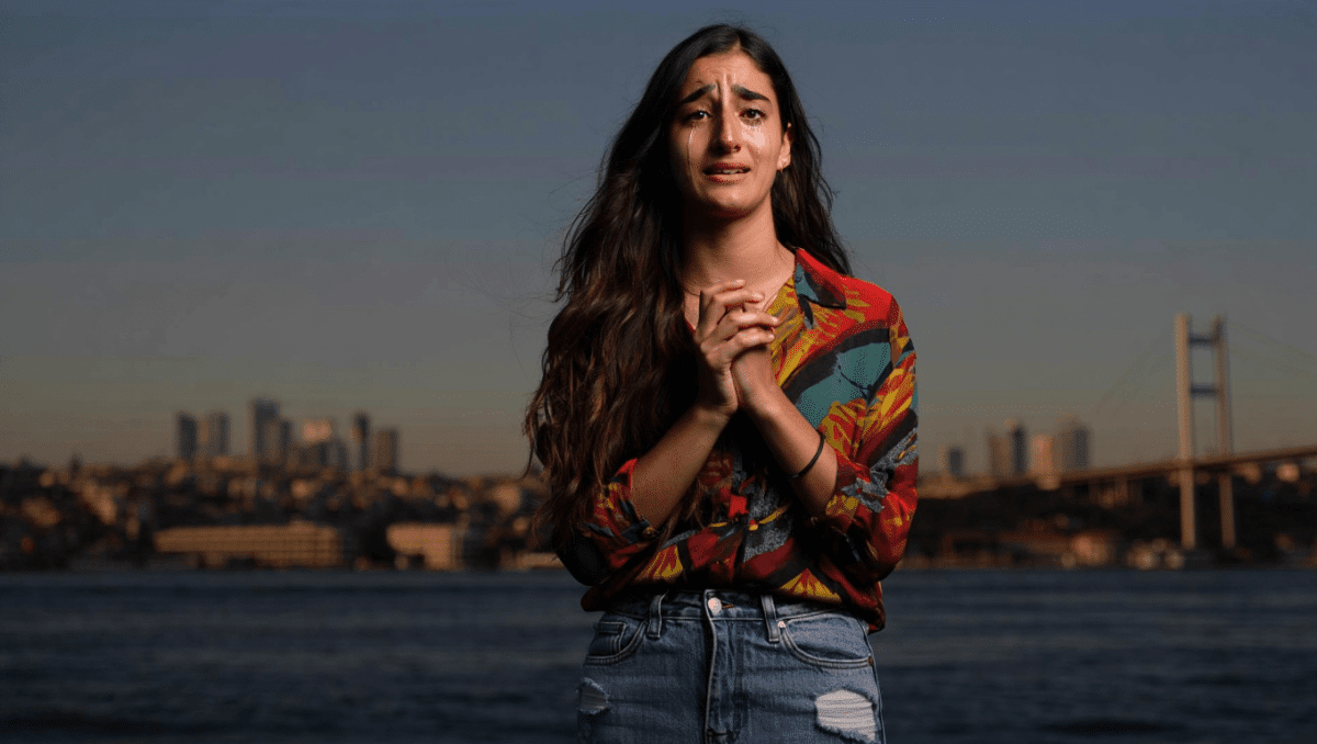 Kübra Karaaslan, TikTok influencer, dies at 21 after jumping from bridge