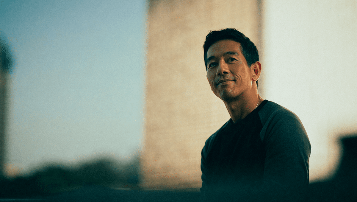 Chuando Tan turns 60, still can't believe his ageless look online