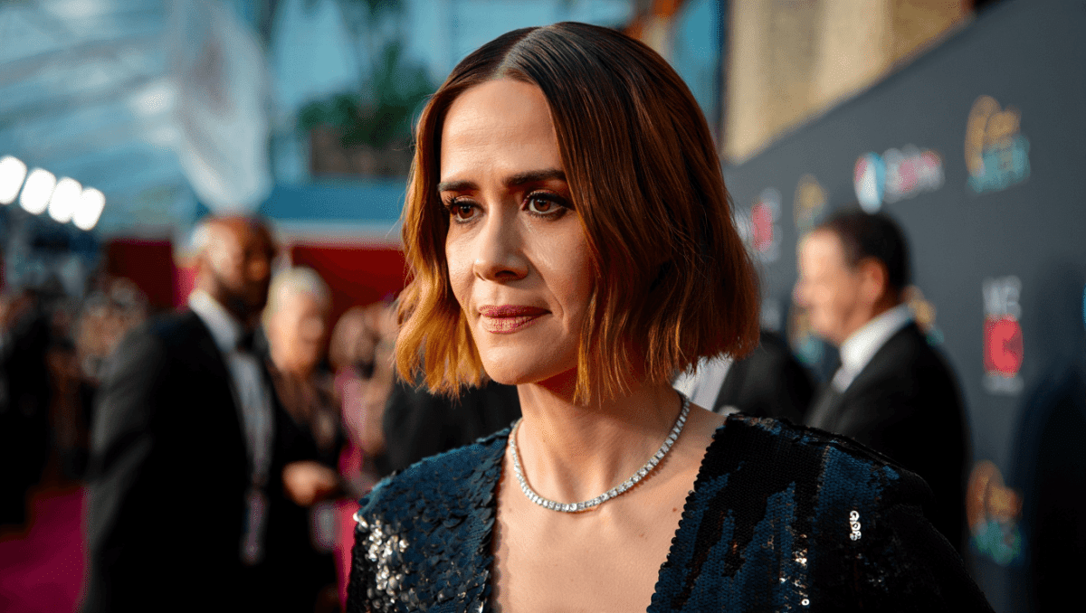 Sarah Paulson ditches signature slicked-back hair for chic French girl bob at Actor Awards