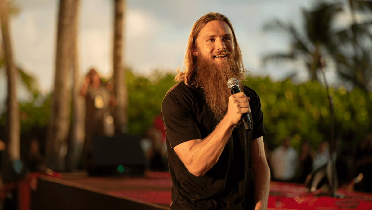 Chris Tungseth performs tonight on American Idol top 20, voting open now