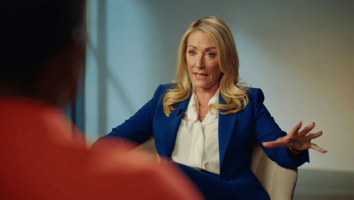 Lisa Kudrow slams modern sitcoms being too afraid to tell uncomfortable jokes