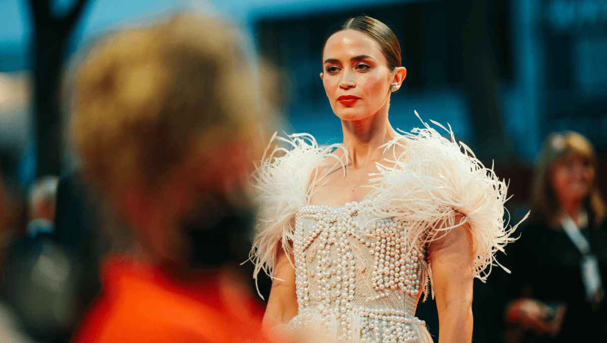 Emily Blunt stuns in 300-pearl couture at Devil Wears Prada 2 NYC premiere