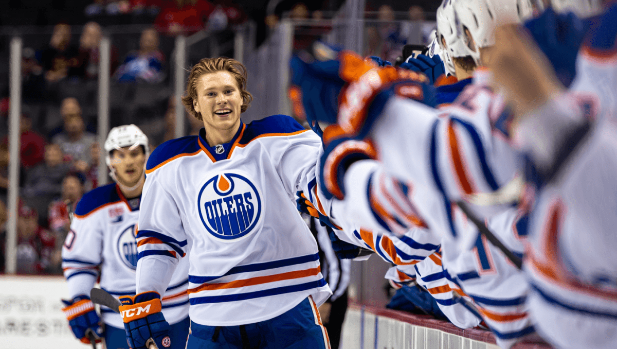 Matt Savoie scores 3 in first period, McDavid assists all in historic hat trick