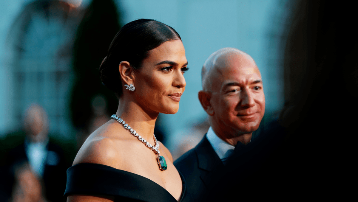 Lauren Sánchez shines in 200-carat emerald necklace at White House state dinner in Washington