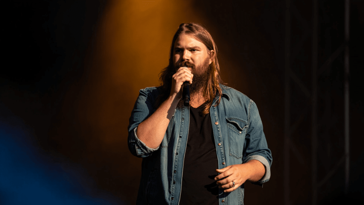 Chris Stapleton scores chart hit with Mumford & Sons on 'Here'