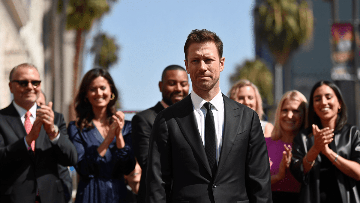 Noah Wyle receives star on Hollywood Walk of Fame in historic ceremony