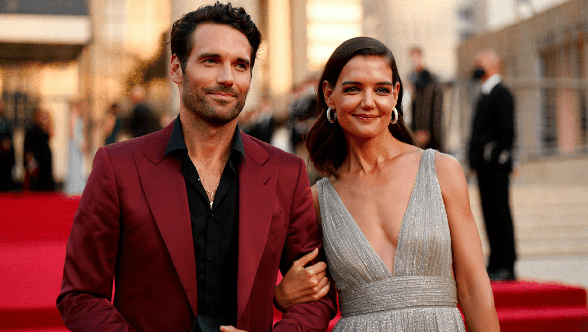 Joshua Jackson and Katie Holmes reunite at NYC gala in Dawson's Creek moment