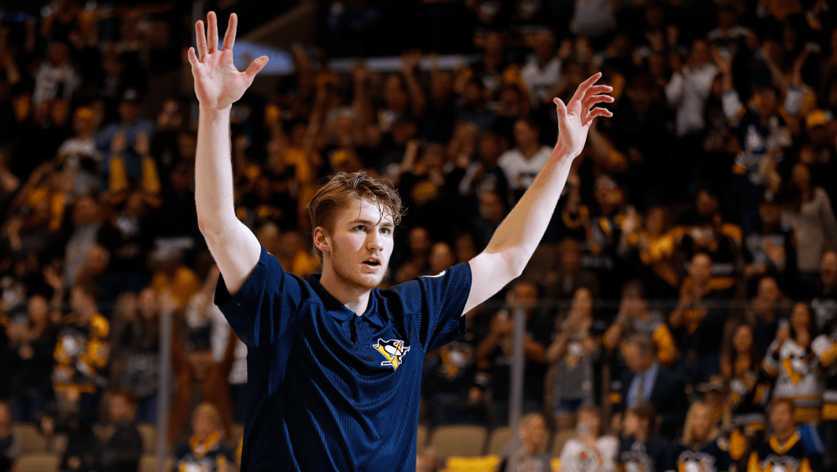 Alex Bump scores first playoff goal in Pittsburgh as Penguins edge Flyers 3-2