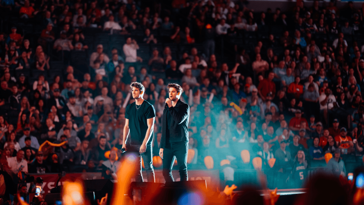 Chainsmokers Final Four performance divides fans with mixed reactions at Lucas Oil Stadium