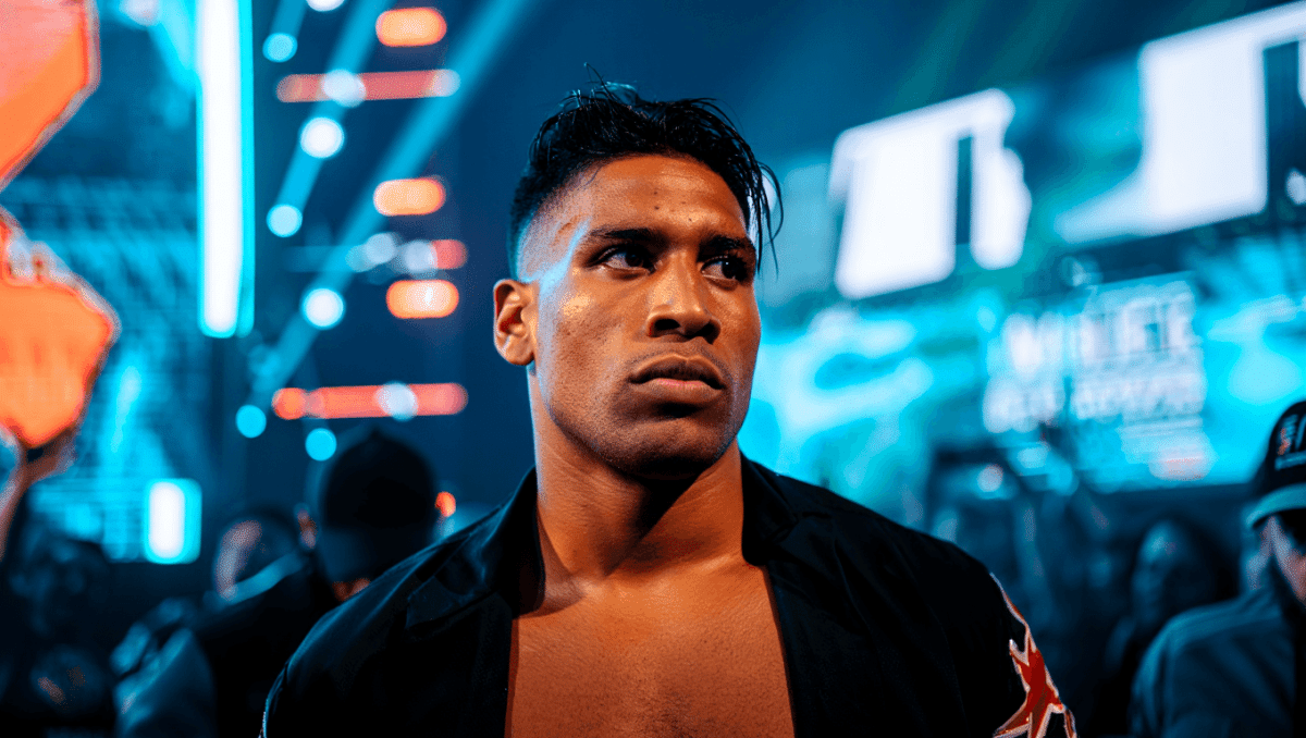 Jacob Fatu battles Drew McIntyre in unsanctioned WrestleMania clash