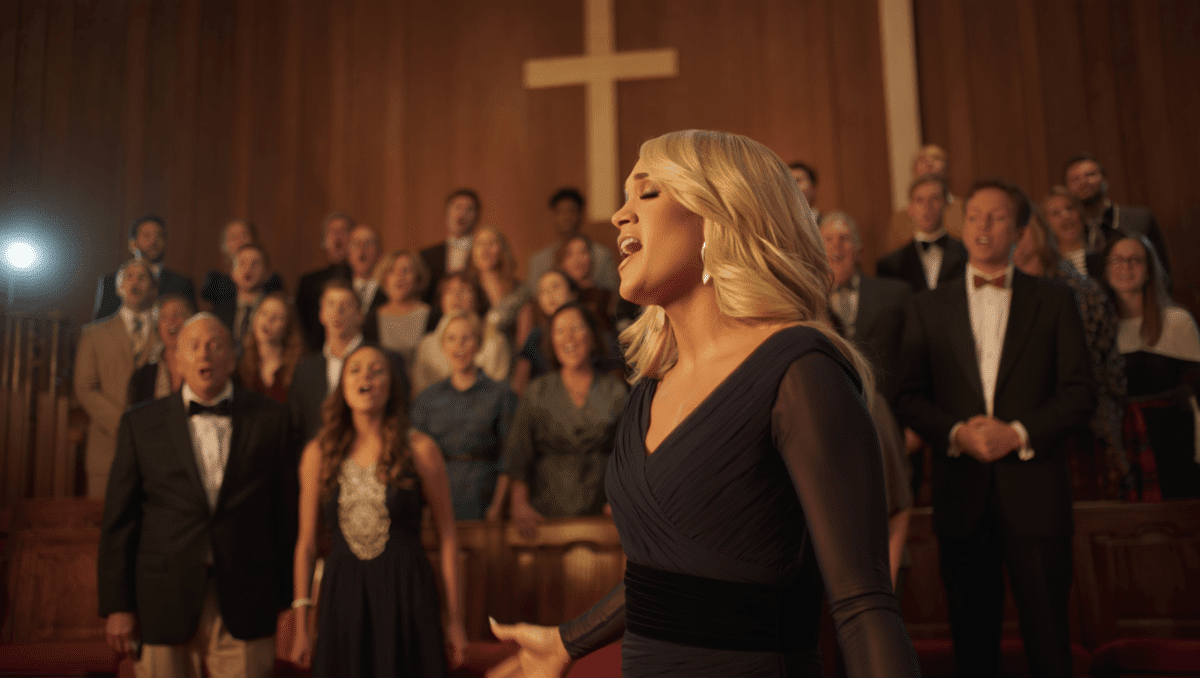 Carrie Underwood stuns worshippers with moving Easter Sunday performance at Nashville church